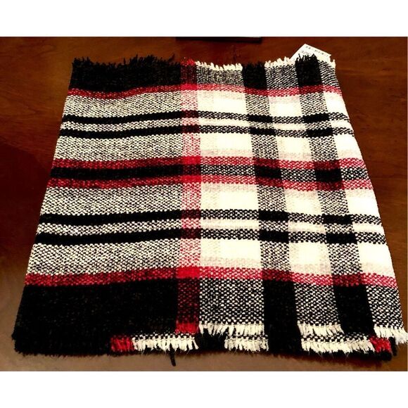 STYLE & CO. - NWT Macy's Soft Chenille Plaid Scarf w/Fringe - 64" x 13" - Picture 9 of 13